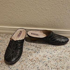 PIKOLINOS Black Floral Women's Shoes